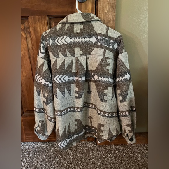 Aztec Shacket - Picture 2 of 6